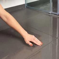 Secucare Anti Slip Spray 100ml - Antislip Voor Tegelvloeren -Reinigingsproducten Winkel 1200x1200 145