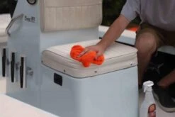 303® Multi-Surface Cleaner - 946 Ml | Veilig Voor Alle Soorten Bekleding En Vinyl. Vlekken Verdwijnen Binnen Enkele Minuten En Verkleurde Oppervlakken Komen Weer Tot Leven. -Reinigingsproducten Winkel 1200x800 5